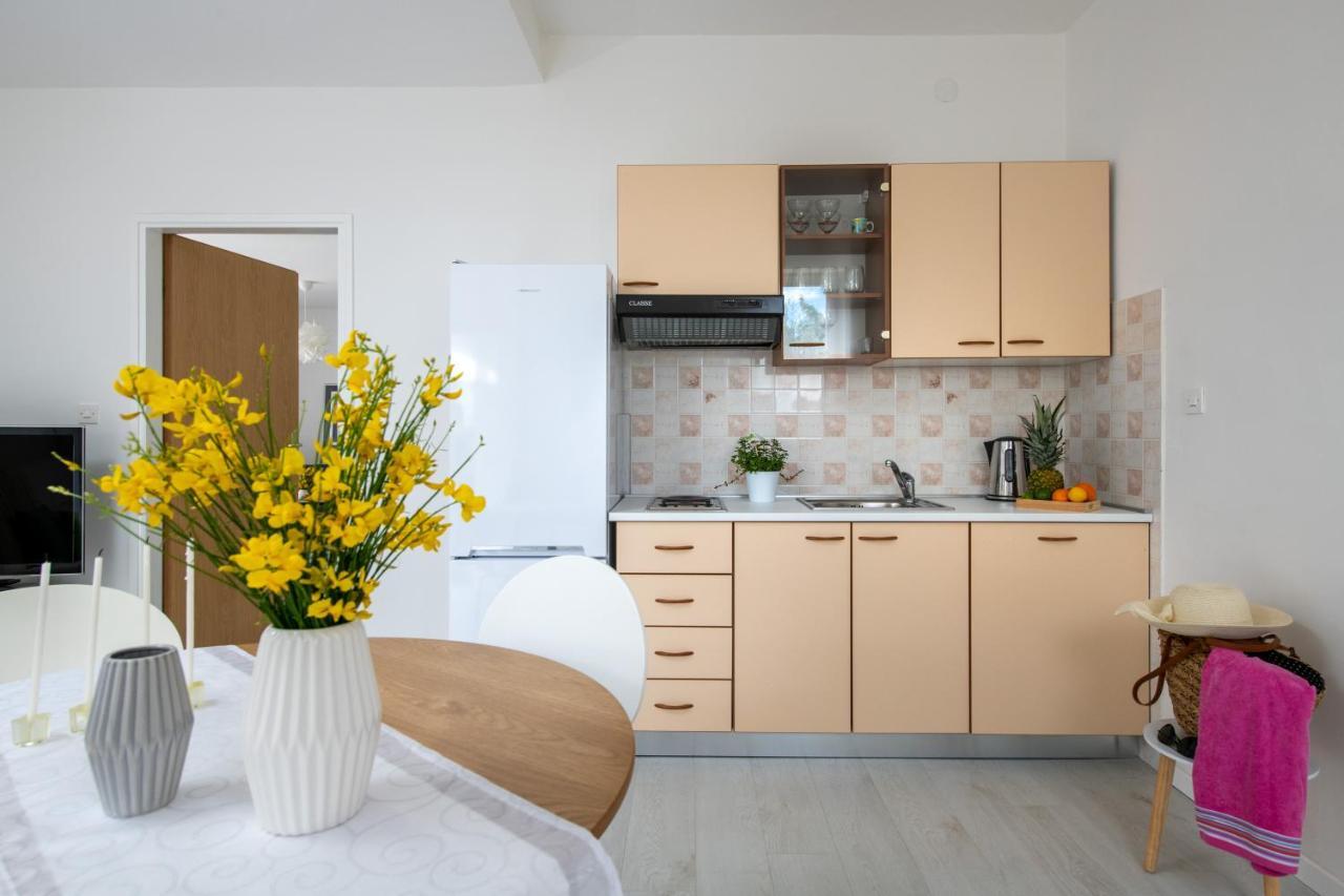 לאבין Apartment Alex מראה חיצוני תמונה