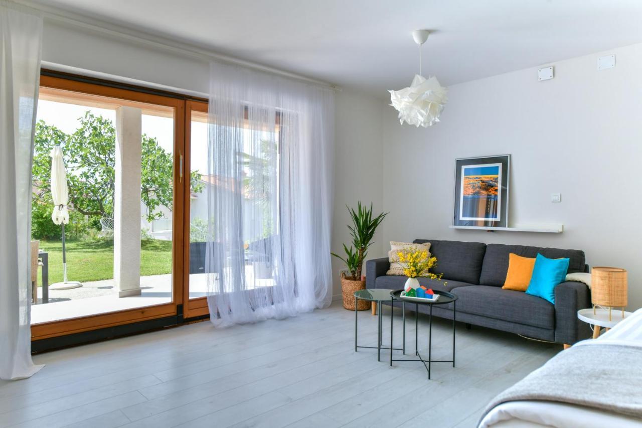 לאבין Apartment Alex מראה חיצוני תמונה